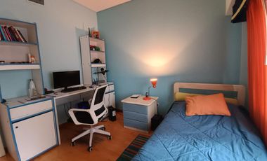 Casa en barrio privado en Villa del Parque con Seguridad 24 hs