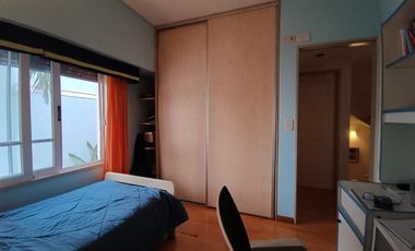 Casa en barrio privado en Villa del Parque con Seguridad 24 hs