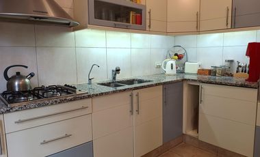 Casa en barrio privado en Villa del Parque con Seguridad 24 hs