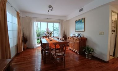 Casa en barrio privado en Villa del Parque con Seguridad 24 hs