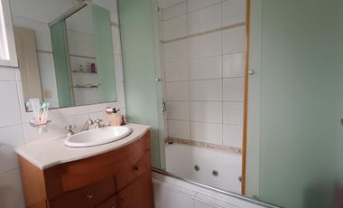 Casa en barrio privado en Villa del Parque con Seguridad 24 hs