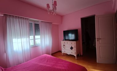 Casa en barrio privado en Villa del Parque con Seguridad 24 hs