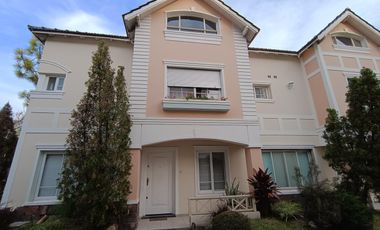 Casa en barrio privado en Villa del Parque con Seguridad 24 hs