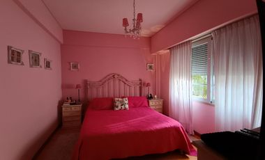 Casa en barrio privado en Villa del Parque con Seguridad 24 hs