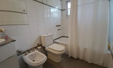 Casa en barrio privado en Villa del Parque con Seguridad 24 hs