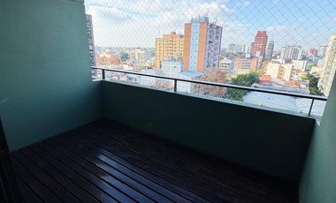 Departamento de dos ambientes con cochera propia