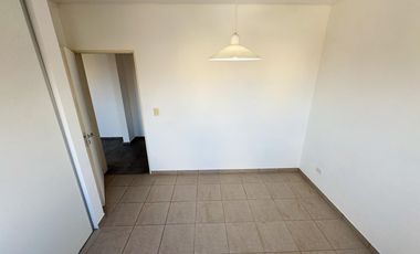 Departamento de dos ambientes con cochera propia