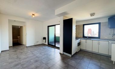 Departamento de dos ambientes con cochera propia