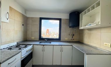 Departamento de dos ambientes con cochera propia
