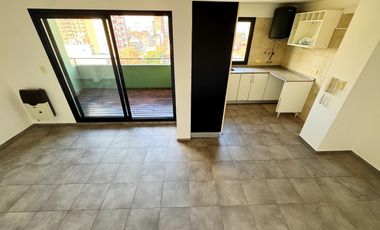 Departamento de dos ambientes con cochera propia