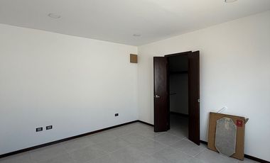 Casa en venta en Finca de las Cumbres – Roof garden con pérgola y sala de TV