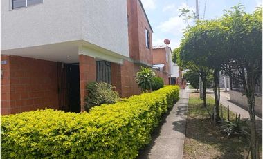 CASA EN ALQUILER - PARAISO DE LA ITALIA - PALMIRA
