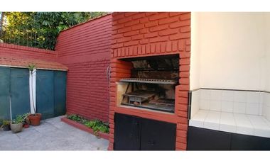 Alquiler casa 2 dormitorios- escritorio, patio y parrilla.