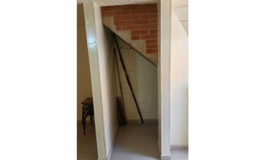 GIA 384 VENTA CASA, MADRID, PARQUES DE SANTAMARIA