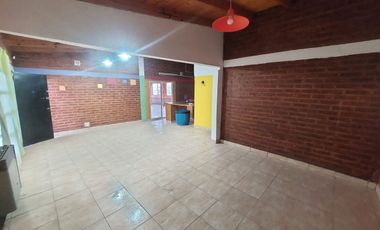 SALÓN EN ALQUILER - CENTENARIO
