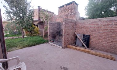 SALÓN EN ALQUILER - CENTENARIO