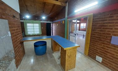 SALÓN EN ALQUILER - CENTENARIO