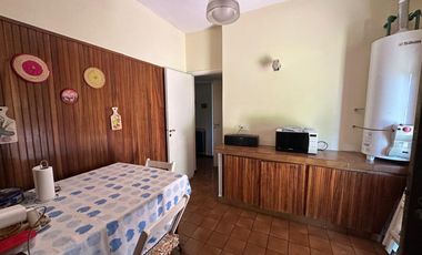 CASA 5 AMBIENTES EN VENTA LA UNION CON PISCINA