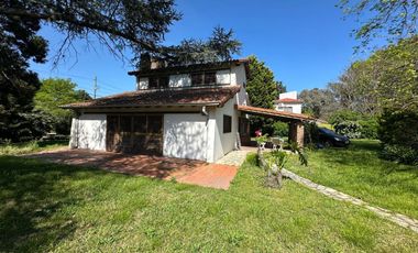 CASA 5 AMBIENTES EN VENTA LA UNION CON PISCINA