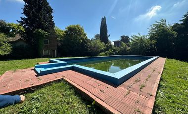 CASA 5 AMBIENTES EN VENTA LA UNION CON PISCINA