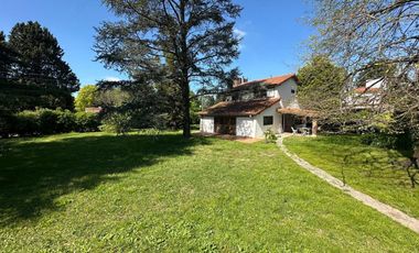 CASA 5 AMBIENTES EN VENTA LA UNION CON PISCINA
