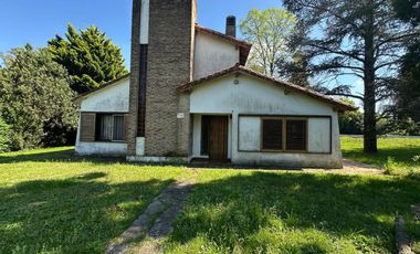 CASA 5 AMBIENTES EN VENTA LA UNION CON PISCINA