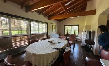 CASA 5 AMBIENTES EN VENTA LA UNION CON PISCINA