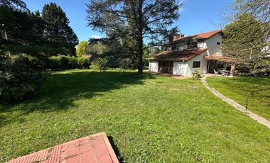CASA 5 AMBIENTES EN VENTA LA UNION CON PISCINA