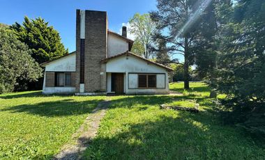 CASA 5 AMBIENTES EN VENTA LA UNION CON PISCINA