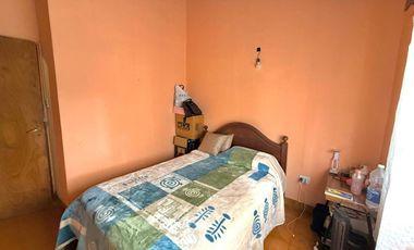 CASA en VENTA EN MERLO CON PATIO COCHERA Y DPTO