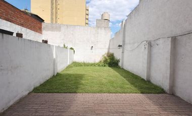 VENTA DÚPLEX 4 AMB AL FRENTE C/ COCHERA SAN MARTIN