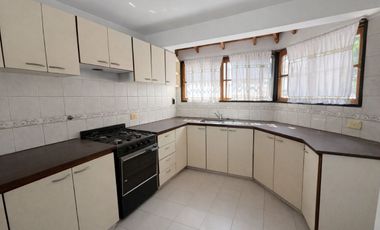 VENTA DÚPLEX 4 AMB AL FRENTE C/ COCHERA SAN MARTIN