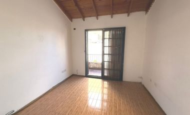 VENTA DÚPLEX 4 AMB AL FRENTE C/ COCHERA SAN MARTIN