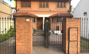 VENTA DÚPLEX 4 AMB AL FRENTE C/ COCHERA SAN MARTIN