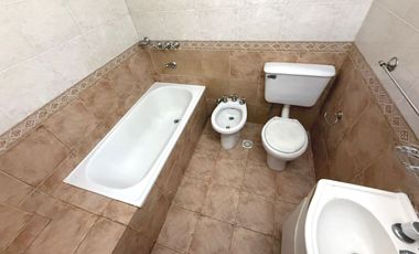VENTA DÚPLEX 4 AMB AL FRENTE C/ COCHERA SAN MARTIN