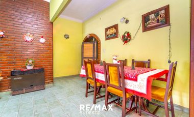 VENTA CASA 3 DORMITORIOS+COCHERA en B. P. PICO