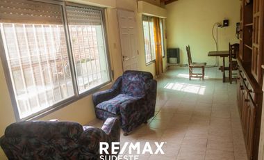 VENTA-CASA DE 3 DORMITORIOS MAS LOCAL