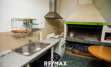 VENTA-CASA DE 3 DORMITORIOS MAS LOCAL