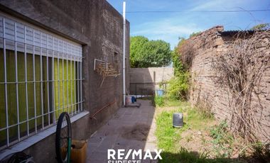 VENTA-CASA DE 3 DORMITORIOS MAS LOCAL