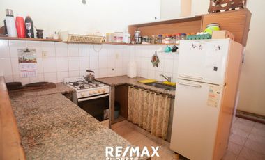 VENTA-CASA DE 3 DORMITORIOS MAS LOCAL