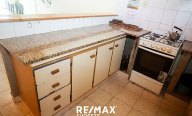 VENTA-CASA DE 3 DORMITORIOS MAS LOCAL
