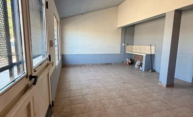 VENTA-CASA DE 3 DORMITORIOS MAS LOCAL