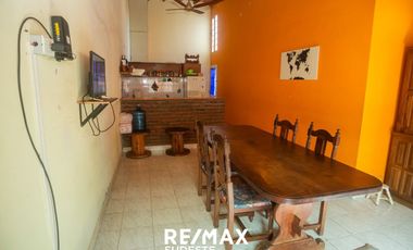 VENTA-CASA DE 3 DORMITORIOS MAS LOCAL