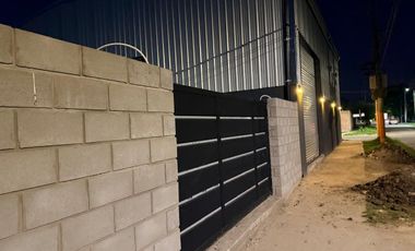 VENTA DE GALPON /DEPOSITO A ESTRENAR, ACCESO R9