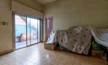 VENTA- CASA LOTE PROPIO- 4 AMBIE- PARQUE PATRICIOS