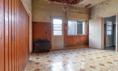 VENTA- CASA LOTE PROPIO- 4 AMBIE- PARQUE PATRICIOS