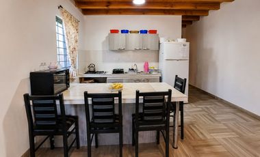 VENTA CASA 5 DORMITORIOS C/DPTO -PILETA Guaymallén