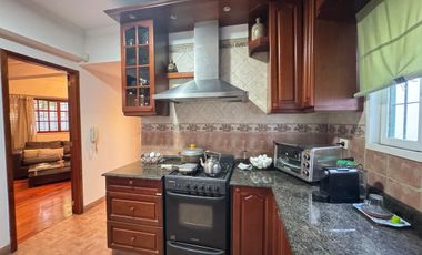 VENTA CASA 4 AMB DUPLEX PATIO PARRILLA FLORESTA