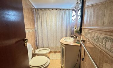 VENTA CASA 4 AMB DUPLEX PATIO PARRILLA FLORESTA