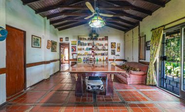 VENTA CASA CON PILETA CORIMAYO BURZACO